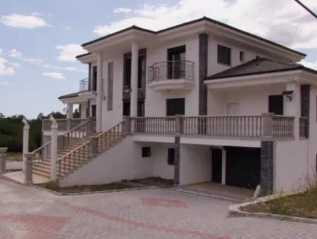 Luxus-Villa Zu Verkaufen In Zeytinalanda Köyce'inz Zeyt'nalanda 6800M2 Land Villa Zum Verkauf Mit Voller Seeblick