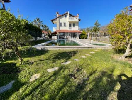 Villa Zum Verkauf In 600M2 Grundstück In Dalyan