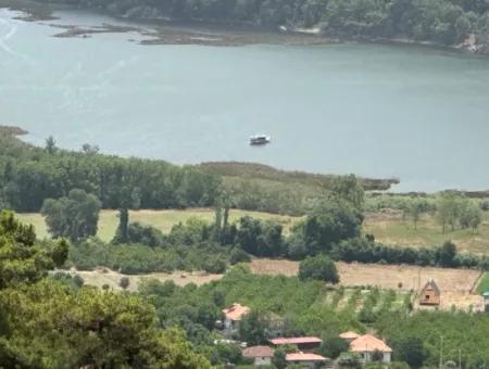 Çandır'da Göl Deniz Manzaralı Satılık Arsa